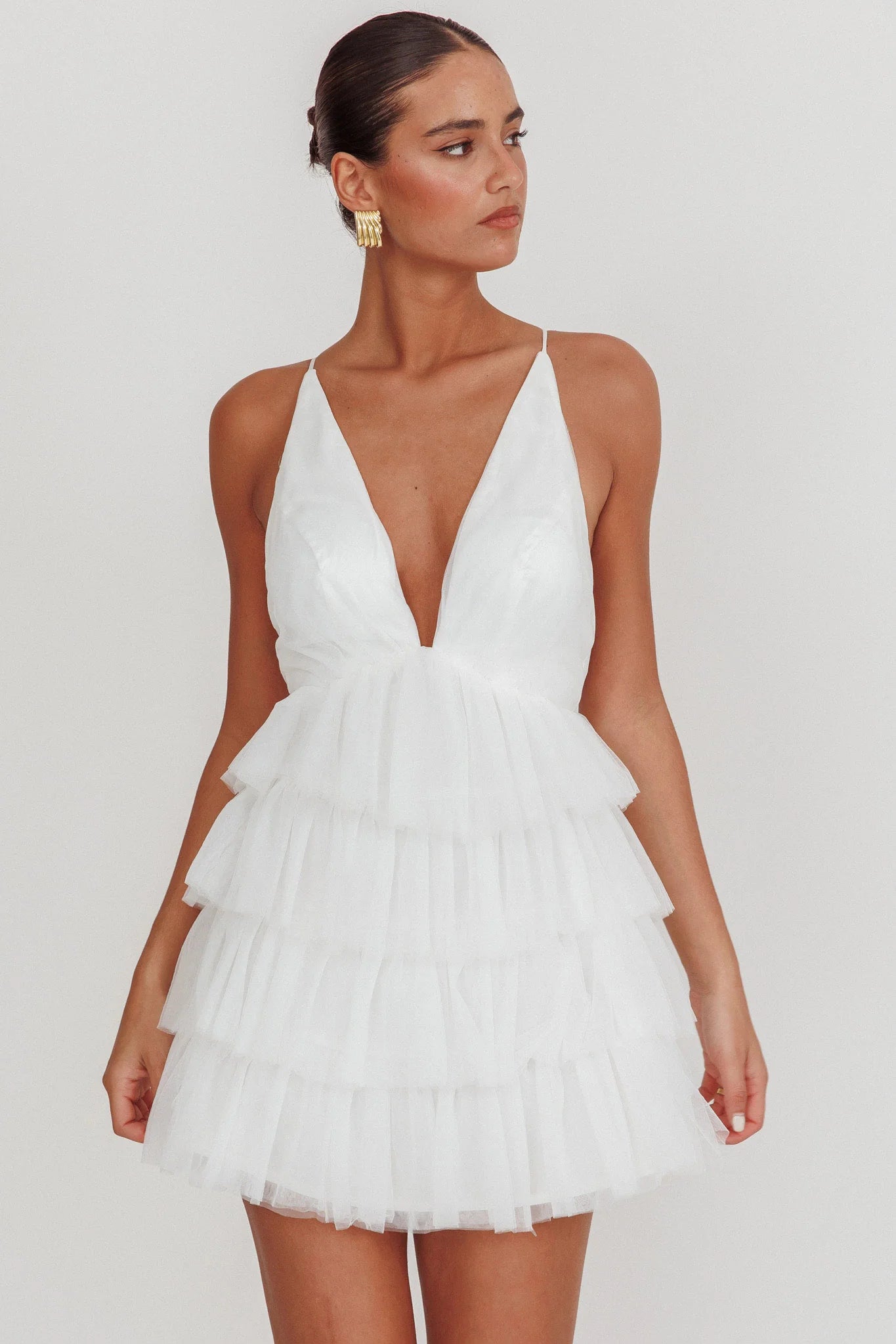 Tiered Plunge Neck Sleeveless Tulle Homecoming Dress Mini Cocktail Party Dress With Crisscross Back