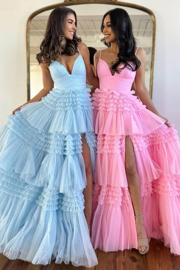 Glamoroso vestido de tul corte A con tirantes finos, volantes escalonados con brillo para fiesta de graduación