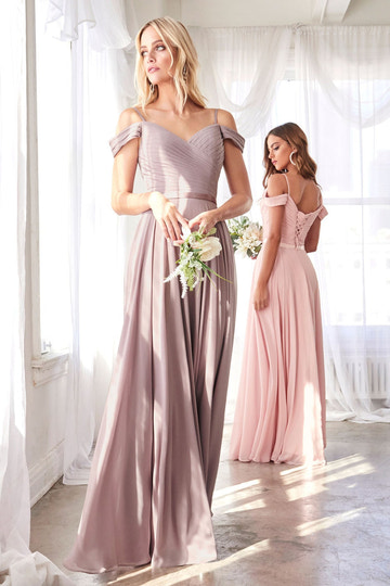 Women's Off-the-Shoulder Sweetheart Neck Bridesmaid Dresses With Ruched Waist Tulle Ball Gown Formal Evening Dress