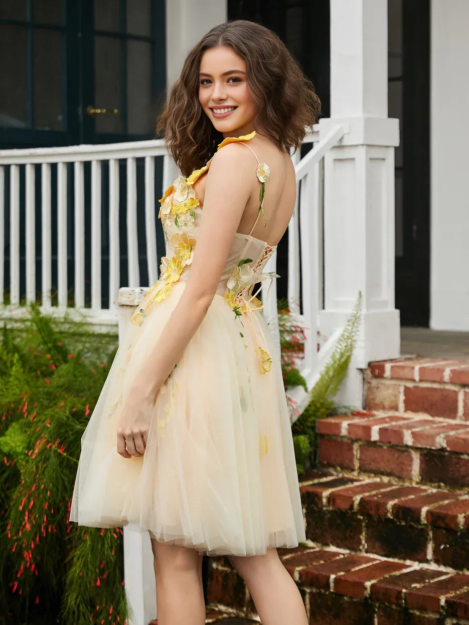 Whimsical A-Line Square Neck Sleeveless Floral Applique Short Lace-Up Homecoming Dress
