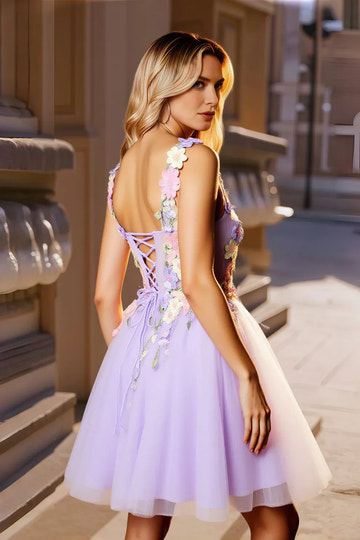 Whimsical A-Line Sweetheart Neck Tulle Short Floral Homecoming Dress