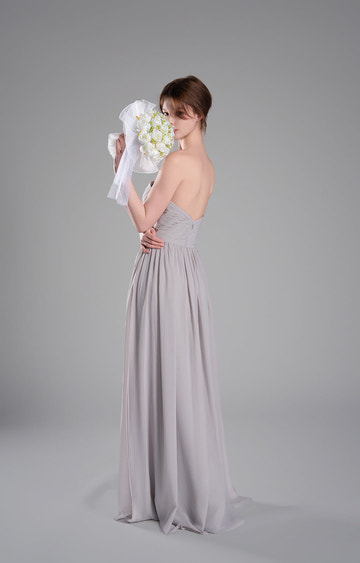 Elegante vestido de dama de honor de chifón sin tirantes, largo, corte A, fluido, para noche formal o fiesta de graduación