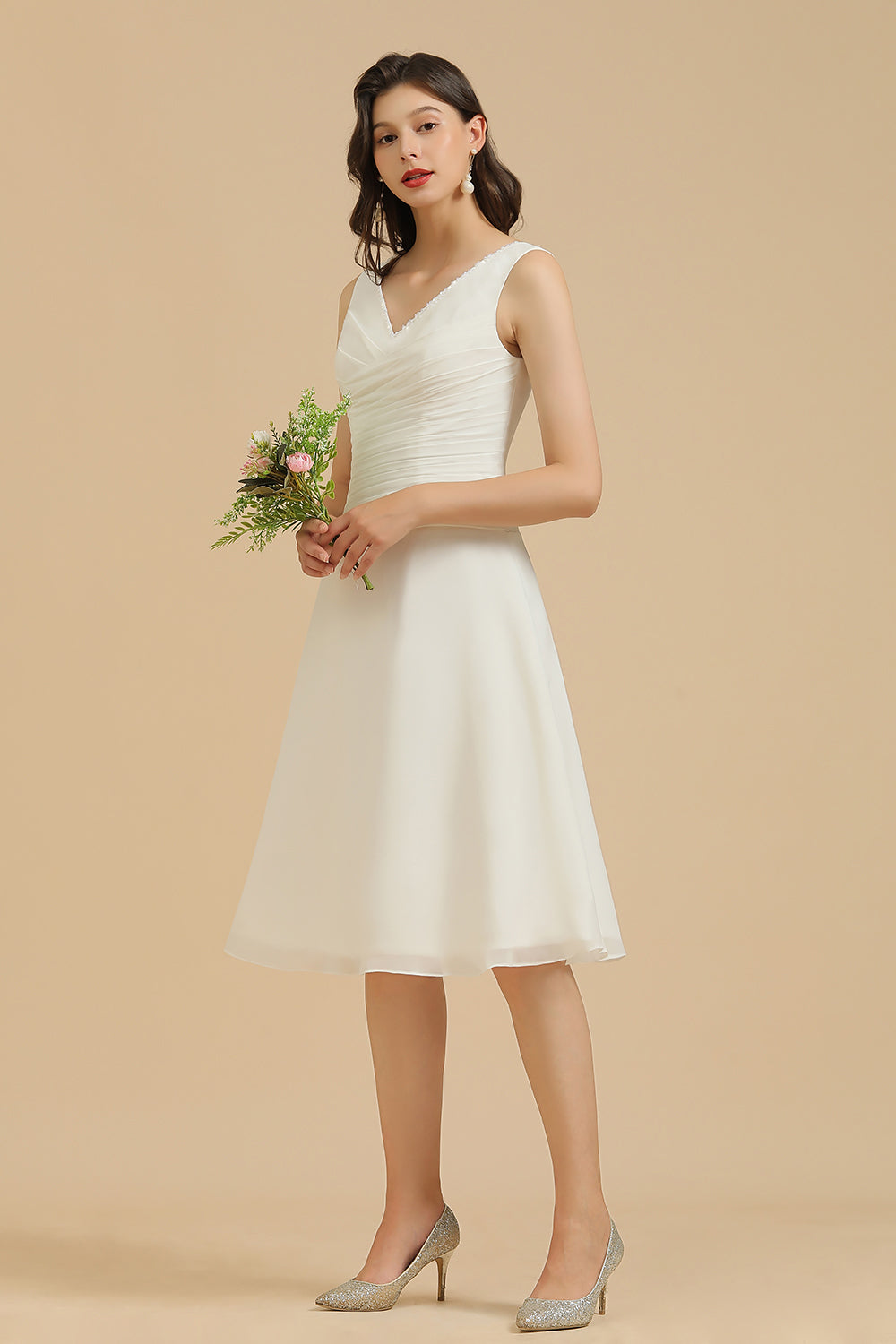Classic Short A-line V-Neck Sleeveless Knee Length Chiffon Bridesmaid Dresses Wedding Gown With Ruched