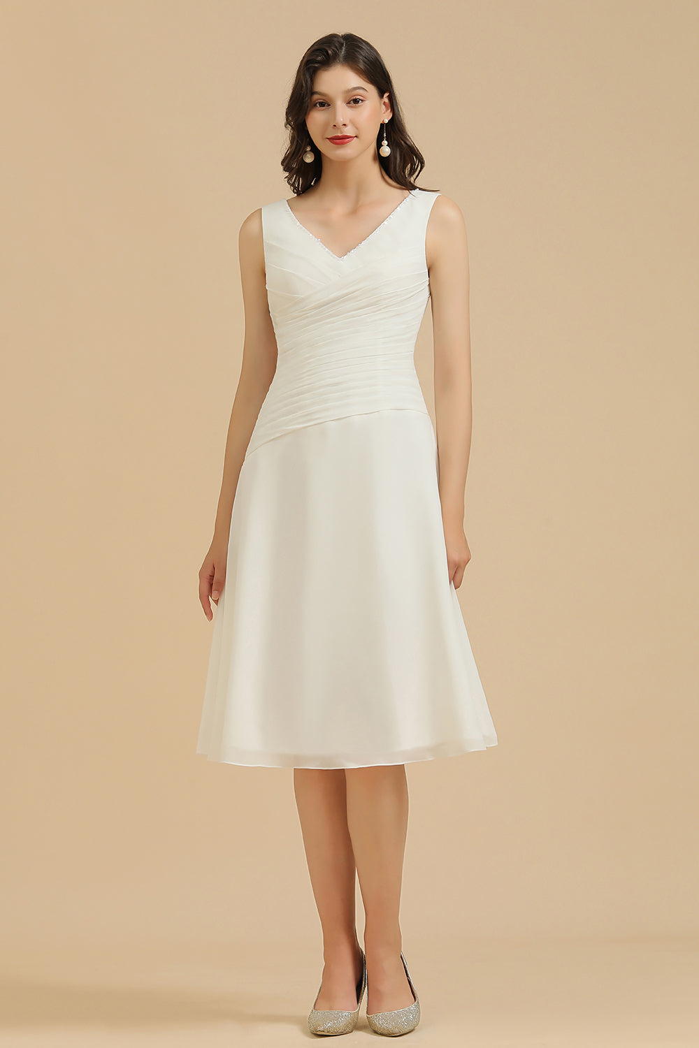 Classic Short A-line V-Neck Sleeveless Knee Length Chiffon Bridesmaid Dresses Wedding Gown With Ruched