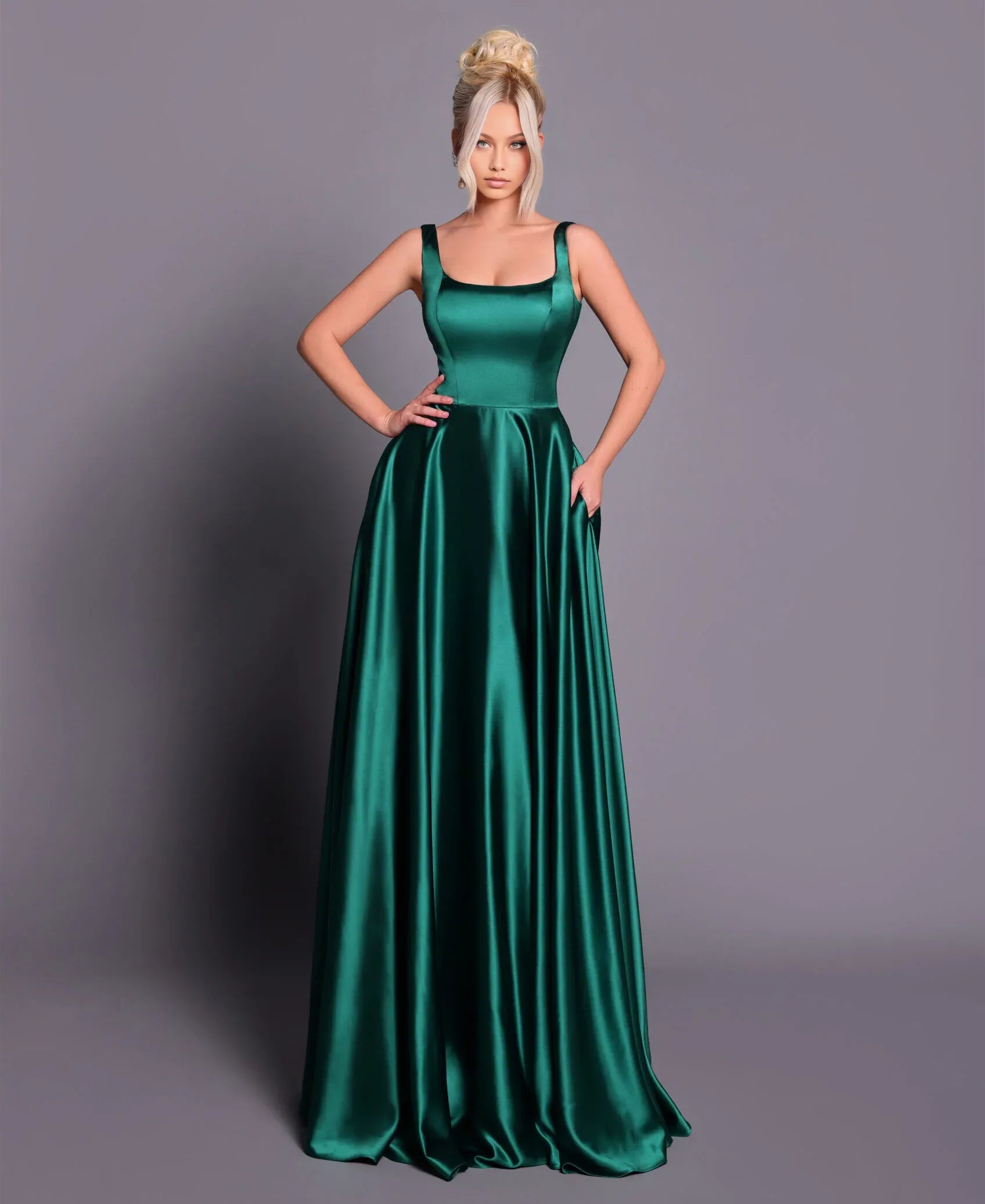 Elegante vestido de noche formal de satén corte A con cuello cuadrado y bolsillos