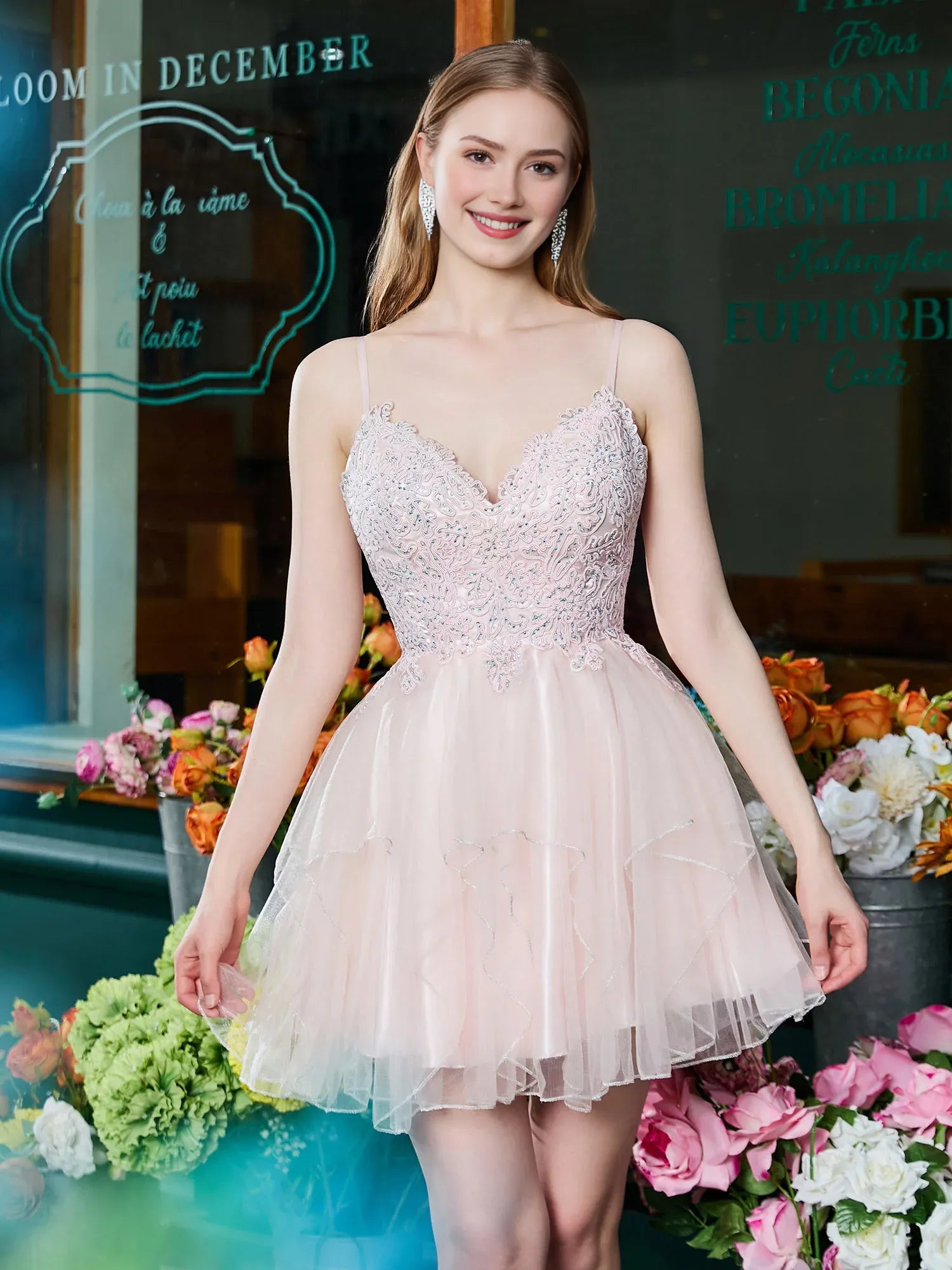 Beaded A-Line V-Neck Spaghetti Strap Applique Pleated Tulle Short Homecoming Dress