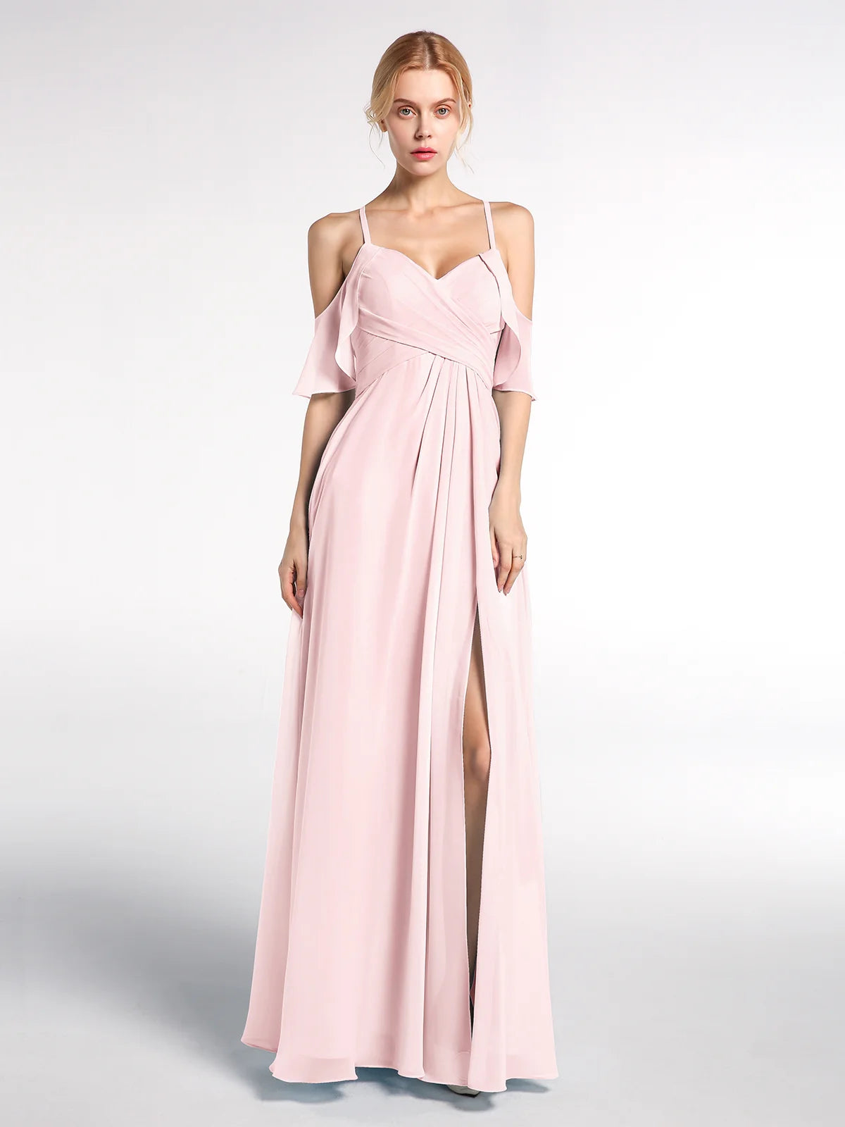 Vestido maxi de chifón para dama de honor con escote corazón, hombros descubiertos, volantes y abertura