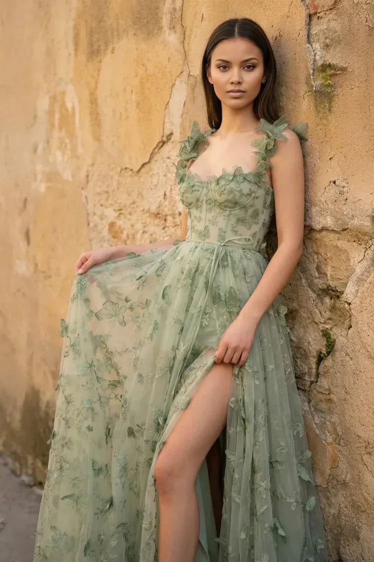 Romántico vestido de fiesta de corte A, princesa, escote corazón con aplicaciones de mariposas, largo hasta el suelo