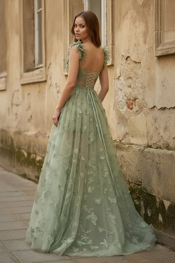 Romántico vestido de fiesta de corte A, princesa, escote corazón con aplicaciones de mariposas, largo hasta el suelo