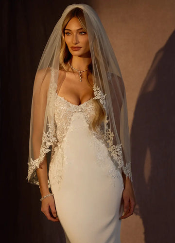Romantic Sheer Tulle Floral Lace Hip Length Bridal Wedding Veil