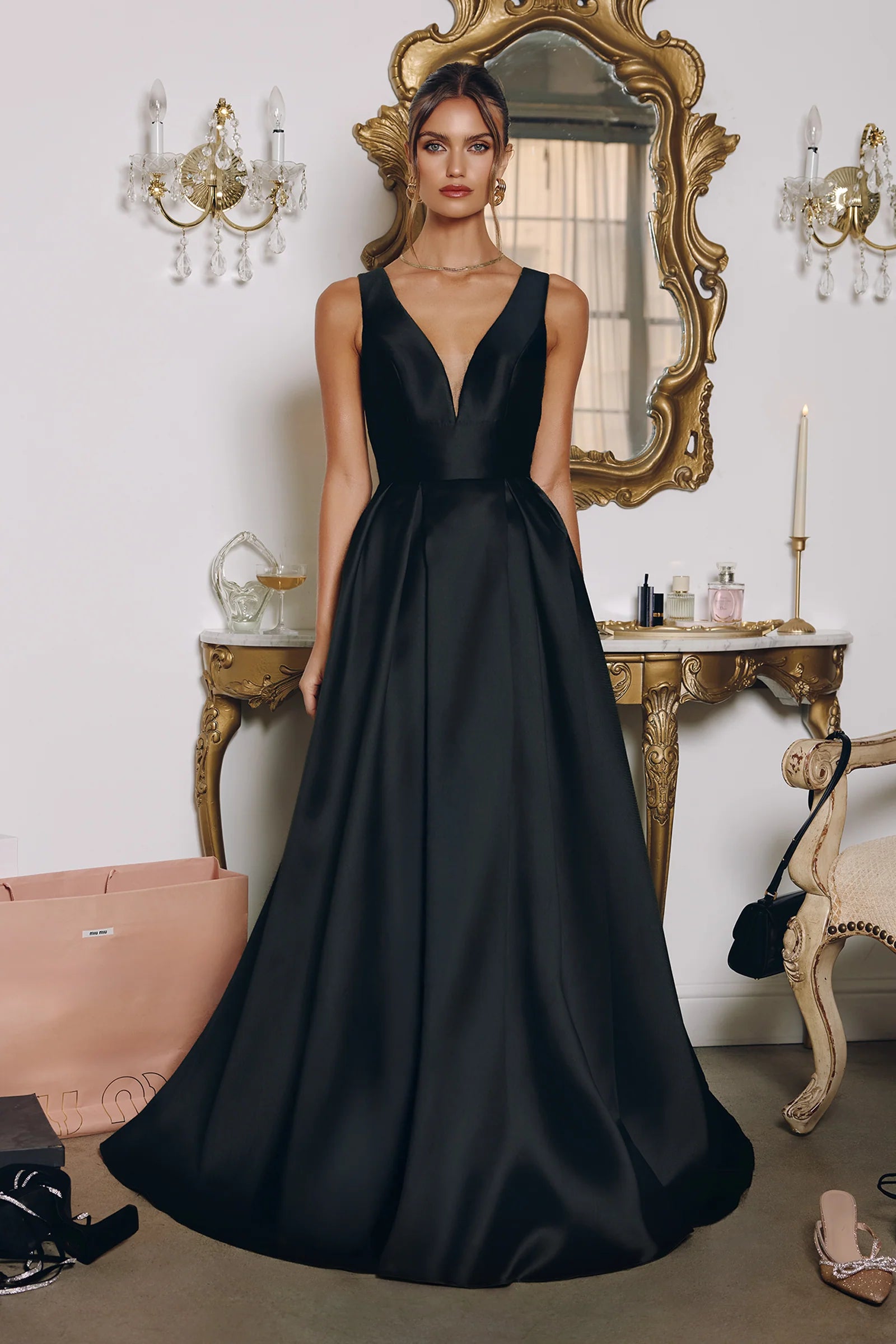 Elegant A-line Plunging V-neck Sleeveless Satin Floor-length Pocket Evening Gown