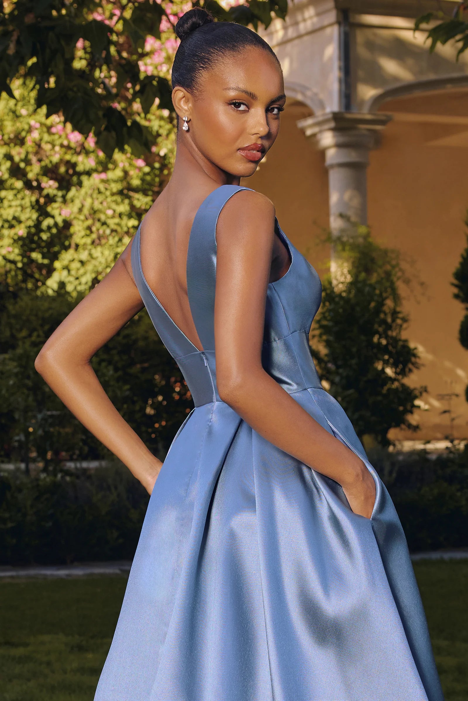 Elegant A-line Plunging V-neck Sleeveless Satin Floor-length Pocket Evening Gown