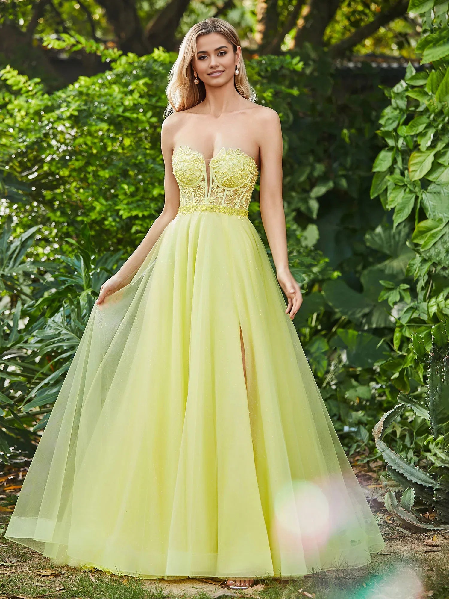 Elegant A-line Princess Sweetheart Strapless Tulle Lace Corset Side Slit Prom Dress