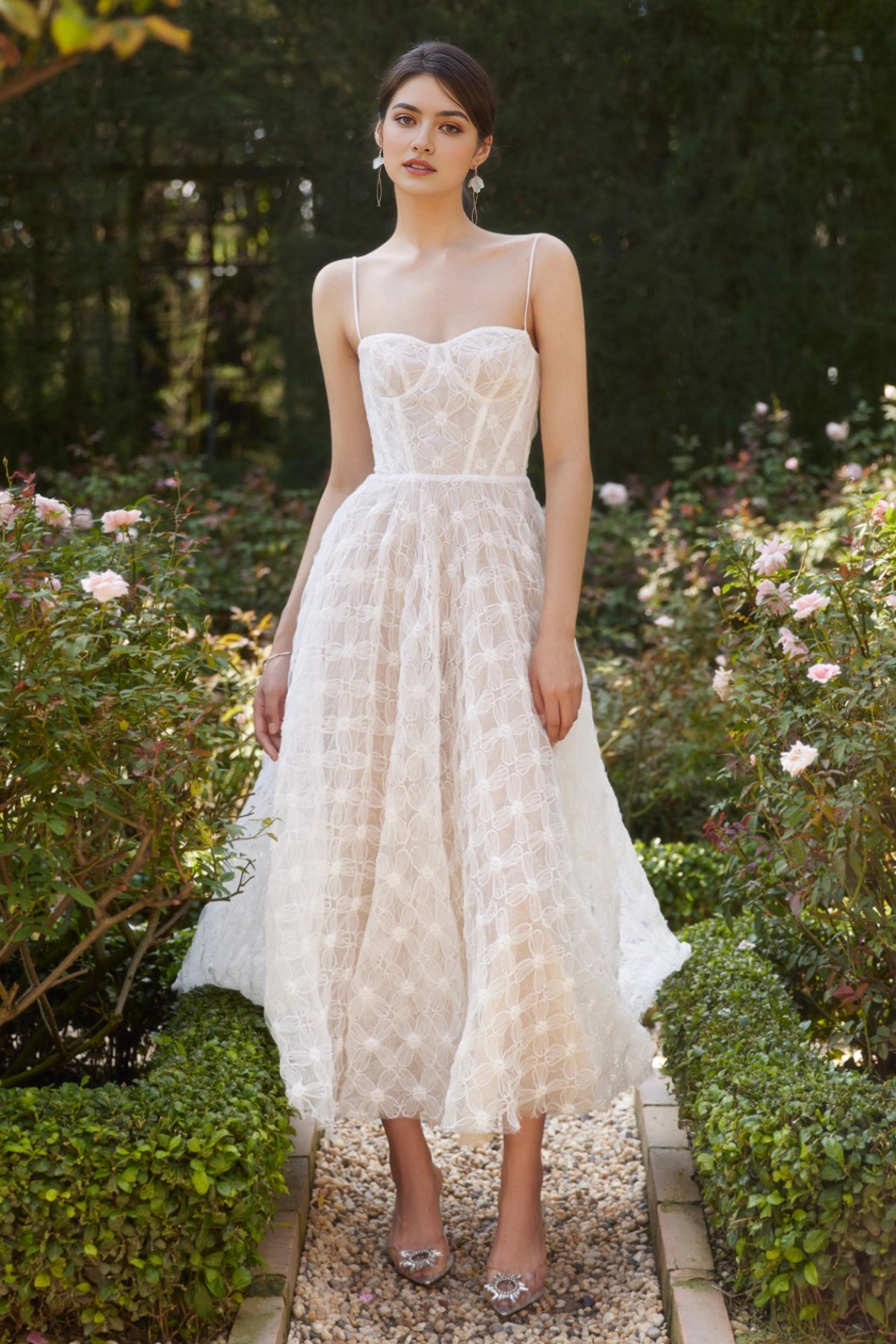 Vedress elegant a line lace midi wedding dress with spaghetti straps sweetheart neckline for outdoor garden wedding