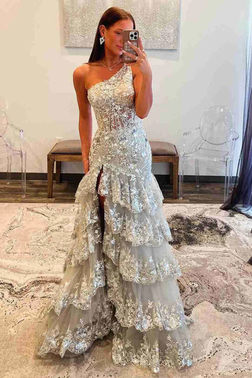 Elegante vestido de fiesta largo de sirena con encaje de un solo hombro, volantes y color plata