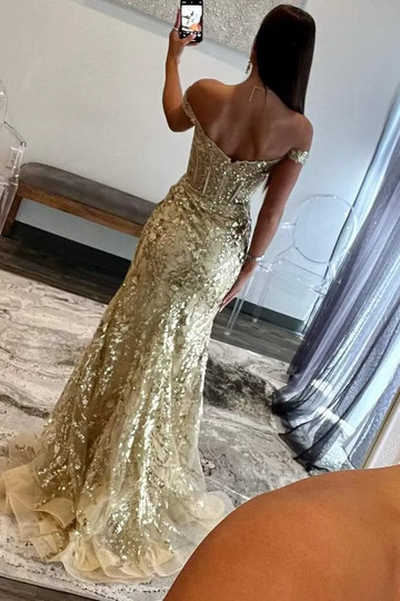 Vestido de fiesta de sirena con lentejuelas doradas glamorosas, hombros descubiertos y abertura alta