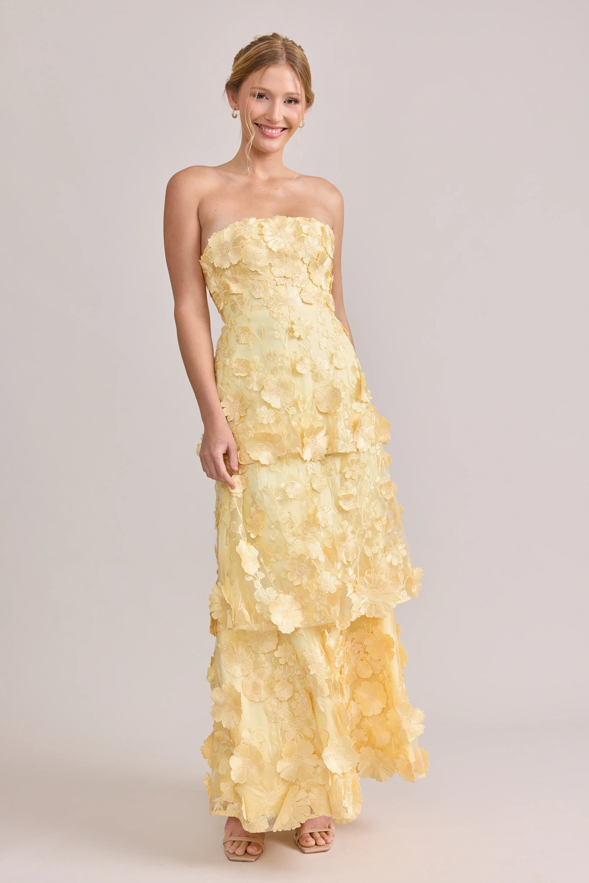 Romantic A-Line Strapless Sleeveless 3D Floral Appliqué Tiered Long Prom Gown