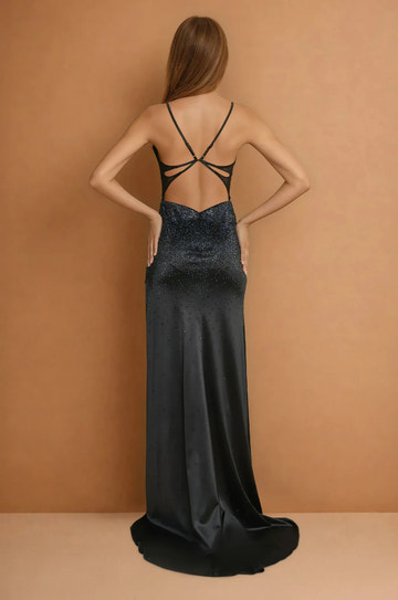 Vestido de fiesta de sirena con escote corazón, tirantes finos, espalda recortada y abertura hasta el suelo
