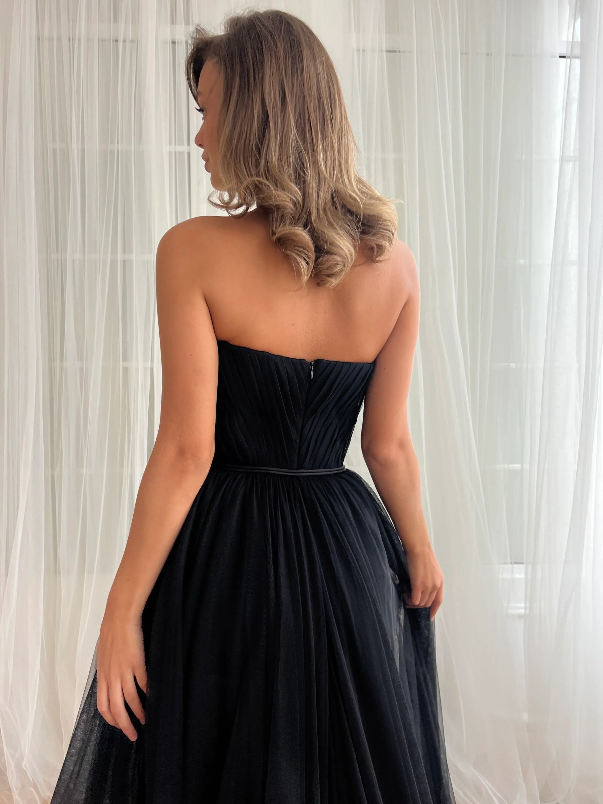 Dramatic A-Line Sweetheart Strapless Tulle Floral Appliqué Pleated Bodice Prom Gown