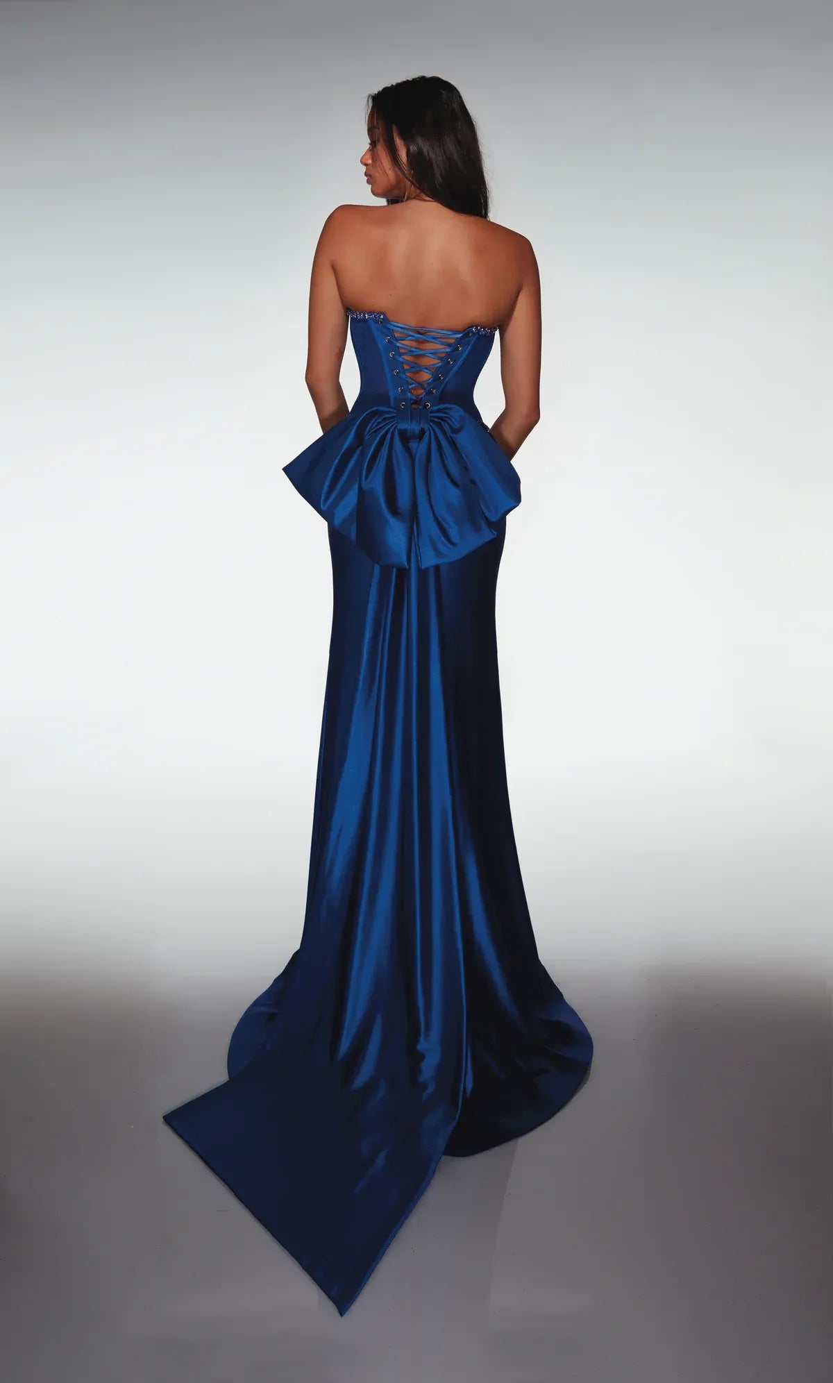 Glamorous Mermaid Sweetheart Strapless Satin Beaded Corset Bow-Back Prom Gown