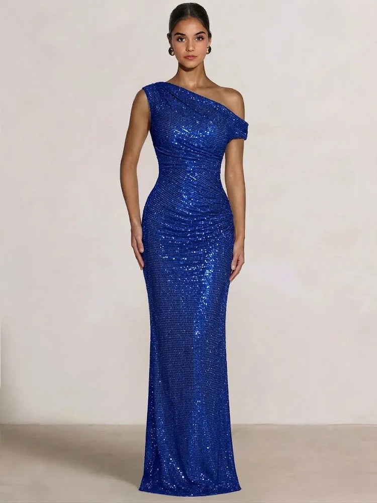 Vestidos de noche de sirena glamorosos con un solo hombro adornados con pedrería y fruncidos