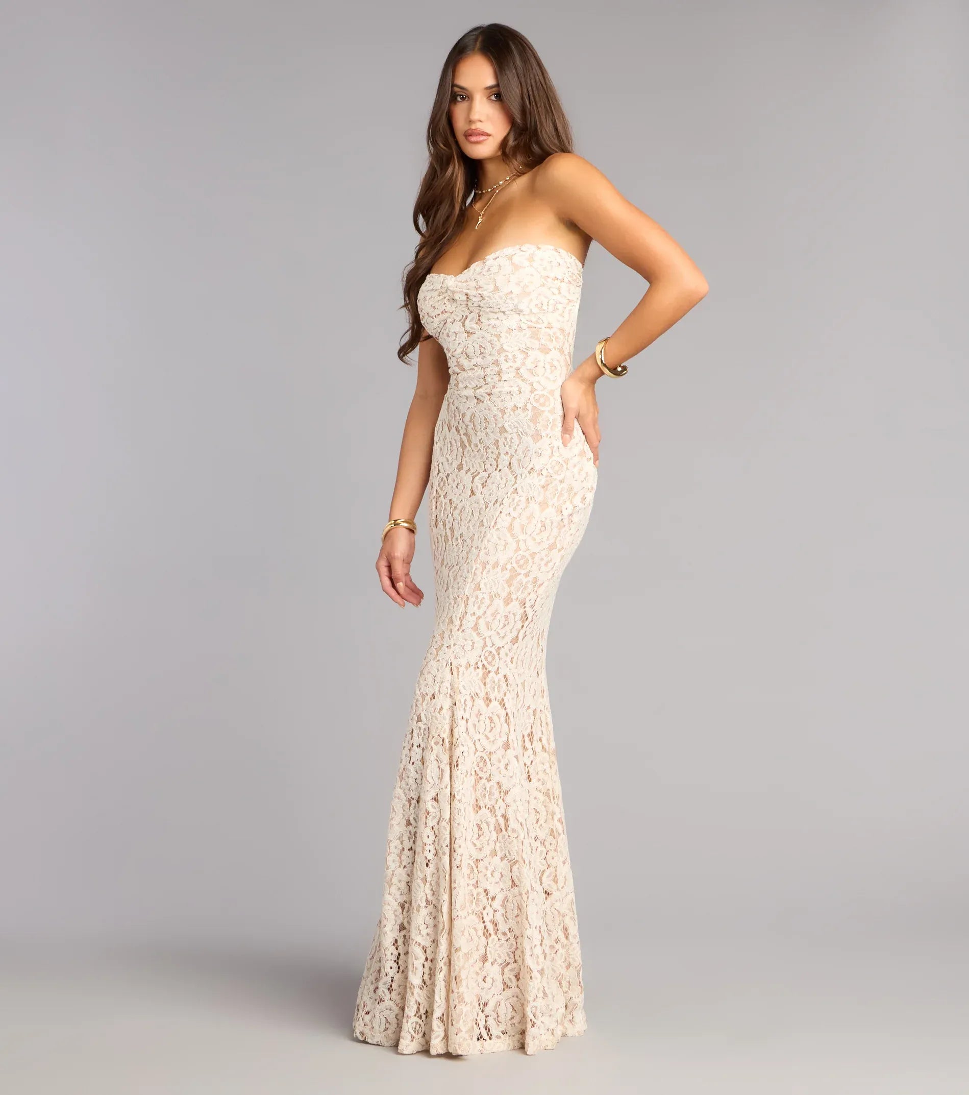 Elegante Vestido de Noche de Sirena sin Tirantes con Escote Corazón de Encaje para Fiesta de Graduación