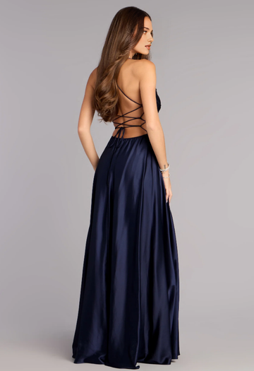 Vestido de fiesta romántico de satén línea A con cuello desbocado, tirantes delgados, espalda con cordones y abertura hasta el suelo