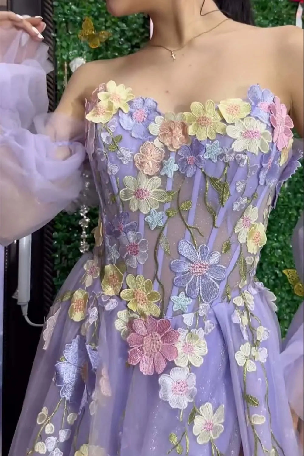 Vestido de Fiesta Largo con Flores 3D de Tul en A con Hombros Descubiertos y Abertura Alta
