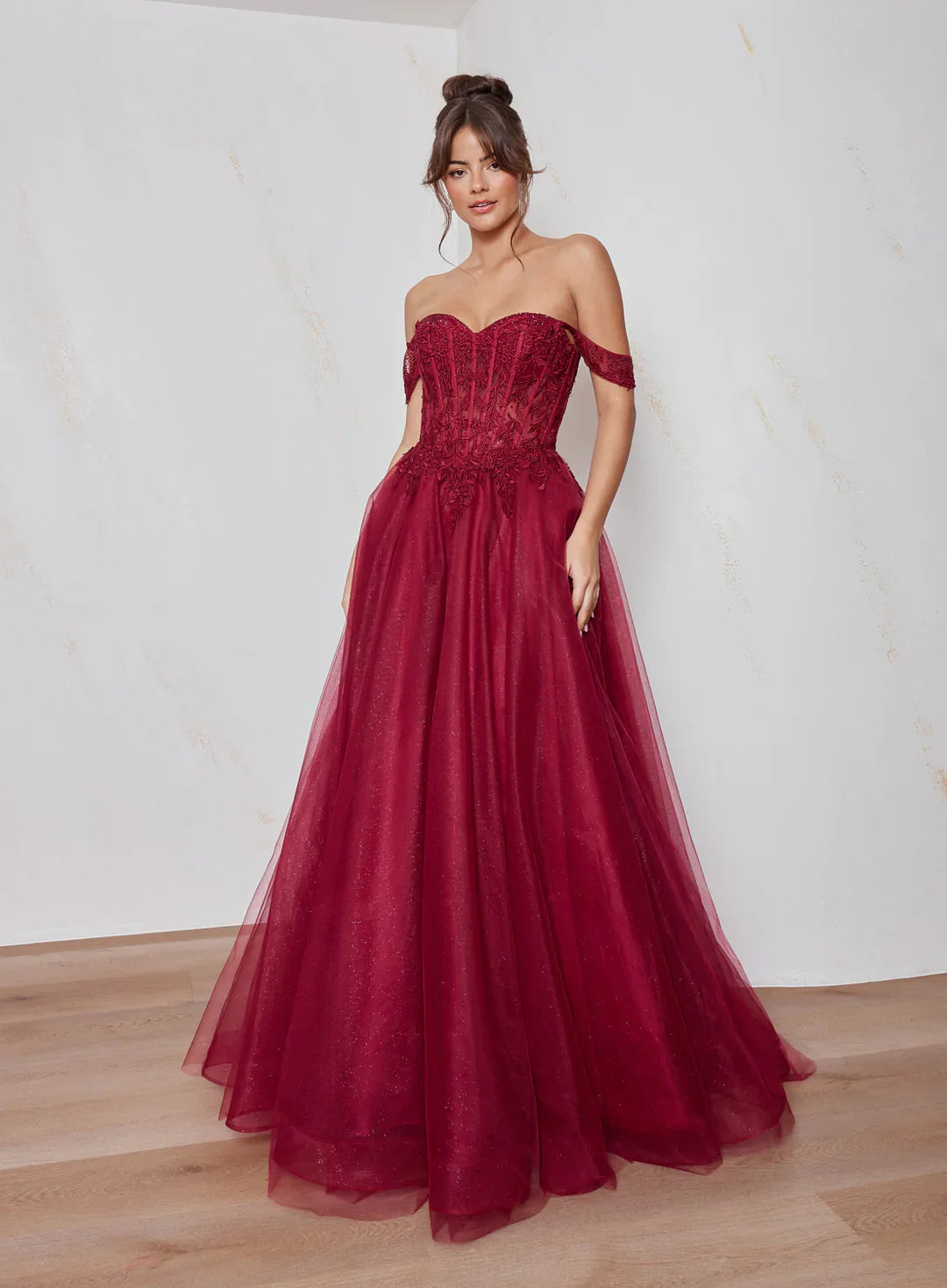 Vestidos de fiesta de noche línea A, elegantes, con hombros descubiertos, de encaje, tul y corte maxi.