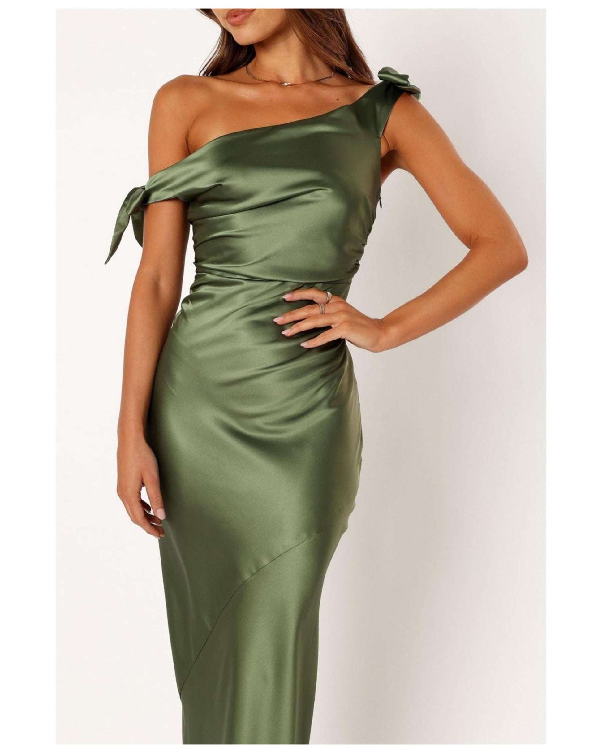 One-Shoulder Bow Detail Satin Ruched Mermaid Floor-Length Bridesmaid Evening Gown
