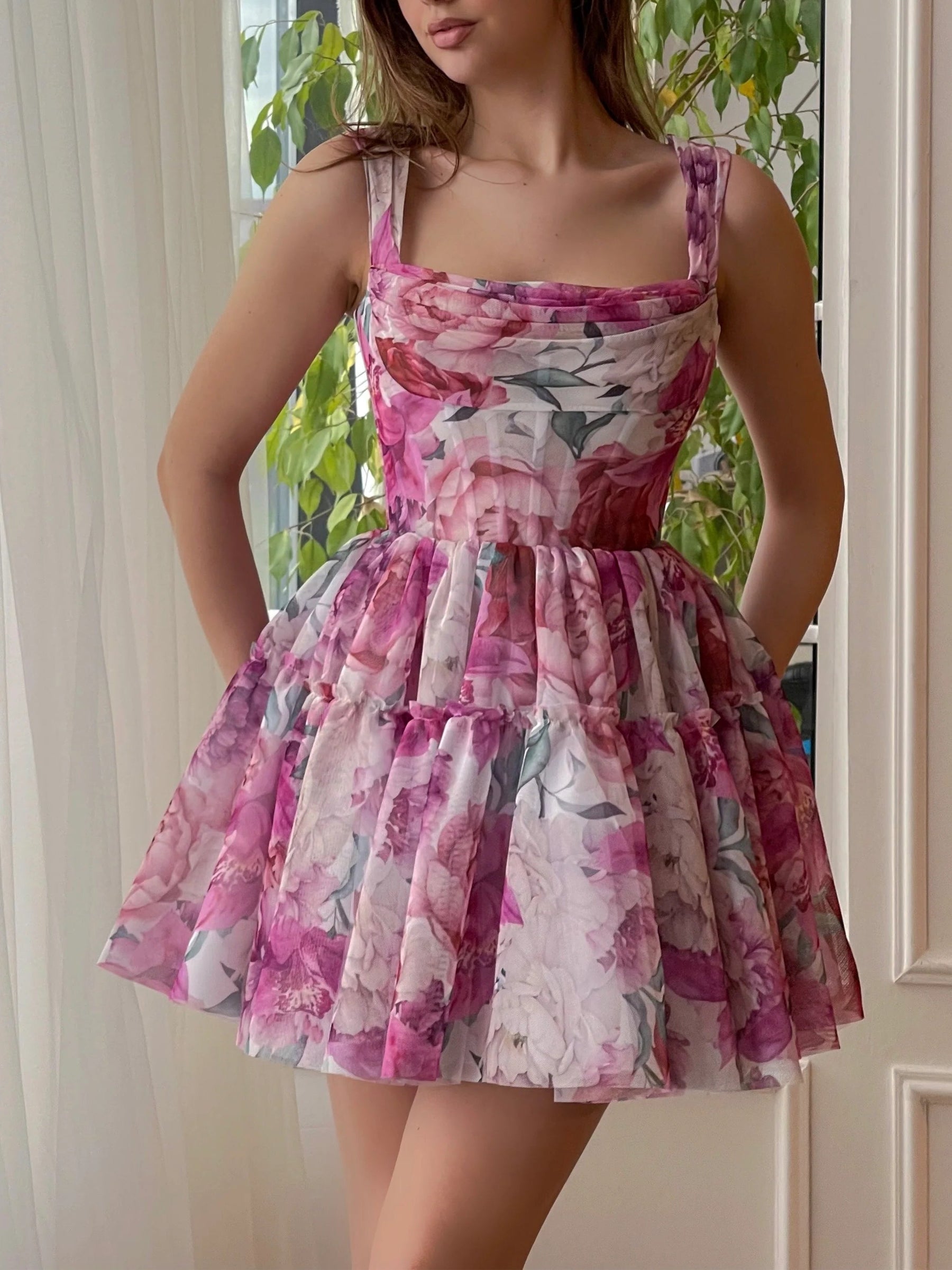 Vestido de fiesta corto con cuello cuadrado, sin mangas, con cordones, corte A, estampado floral romántico y estilo lindo