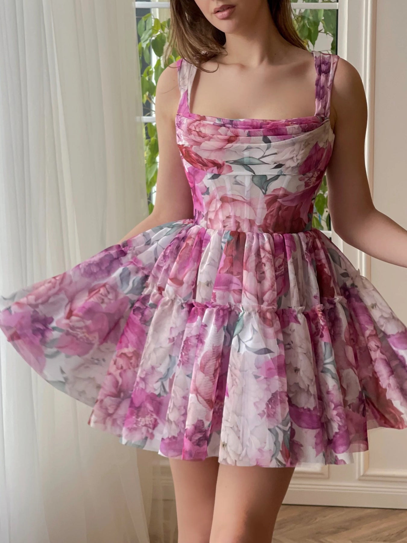 Vestido de fiesta corto con cuello cuadrado, sin mangas, con cordones, corte A, estampado floral romántico y estilo lindo
