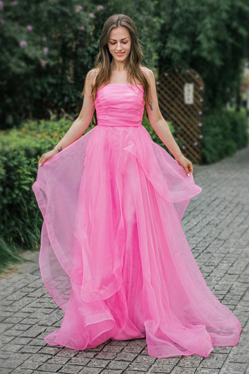 Vestido de noche formal de organza y tul con escote corazón, cuerpo fruncido y falda de volantes asimétricos