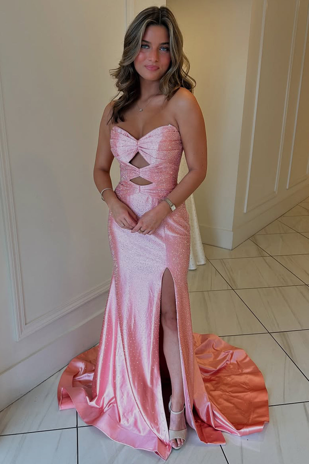 Vestido de Noche de Sirena con Abalorios Brillantes para Mujer con Escote Corazón Recortado con Lazo Delantero, Abertura Alta y Cola Completa
