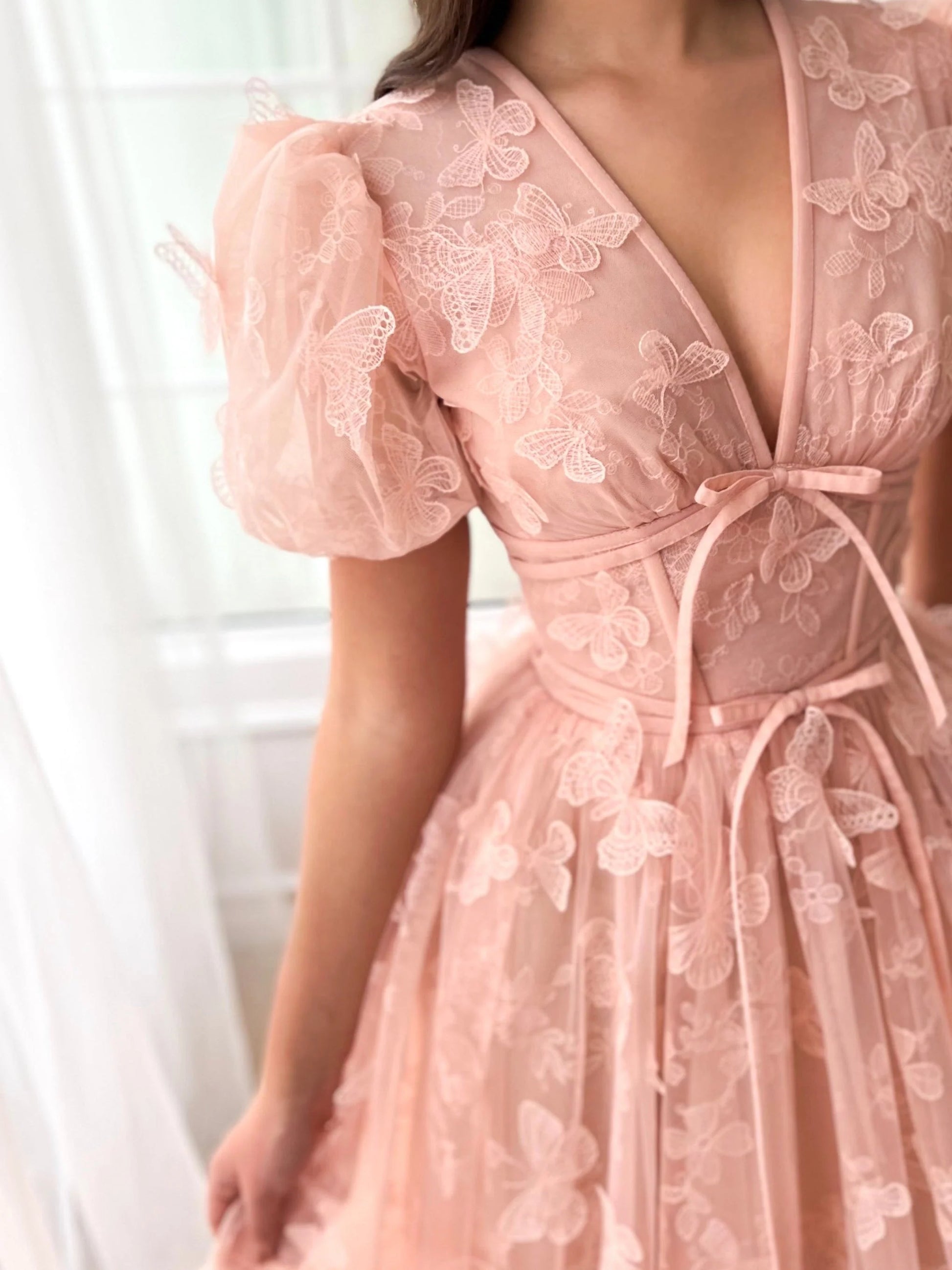 A-Line/Princess V-neck Prom Dresses Puff Sleeve With 3D Butterfly Tulle Gown