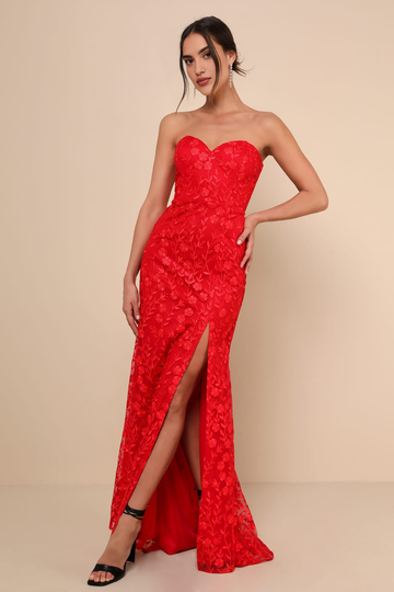 Vestido largo de noche formal sin tirantes con bordado floral, corte trompeta/sirena y abertura alta para fiesta de graduación