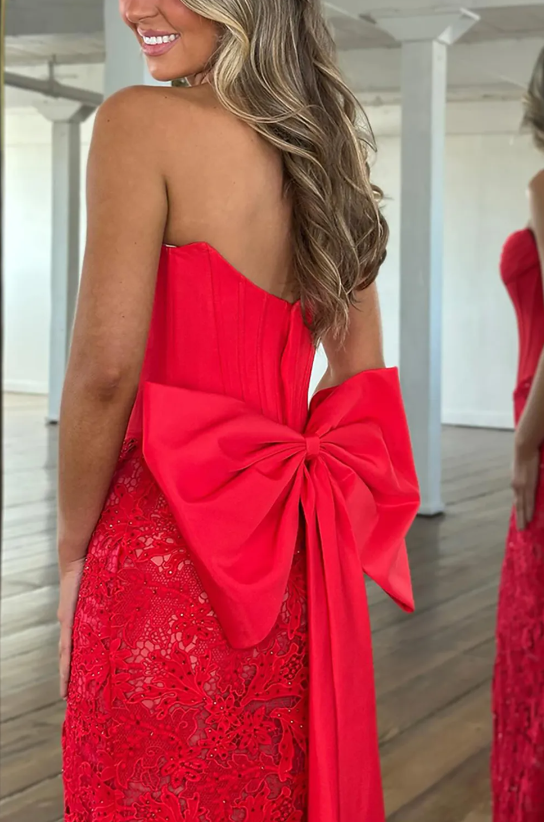 Vestido de Noche de Fiesta de Sirena de Encaje con Corsé sin Tirantes, Lazo Grande en la Espalda y Abertura Alta
