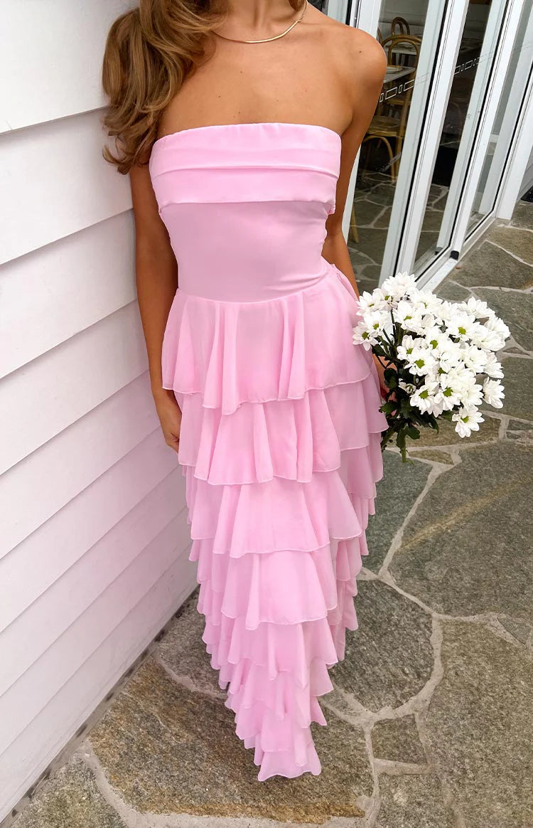 Romántico vestido largo de fiesta con escote palabra de honor, corte en A, volantes escalonados y abertura