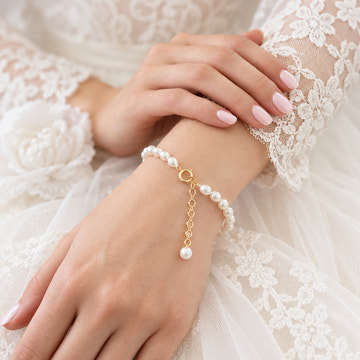 Romantic Pearl Inspired Beaded Bridal Bracelet with Gold Tone Charm