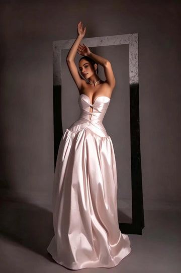 Striking Ball Gown Sweetheart Strapless Open Back Floor-Length Prom Dress