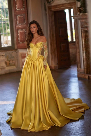 Regal Ball Gown Sweetheart Off-The-Shoulder Lace-Up Back Floor-Length Prom Dress