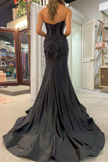 Elegante vestido de fiesta tipo sirena con corsé de satén negro sin tirantes y abertura alta