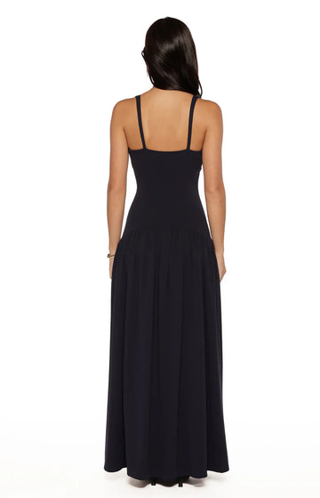 Elegante vestido largo de noche de crepé sin mangas con cuello en V y falda acampanada