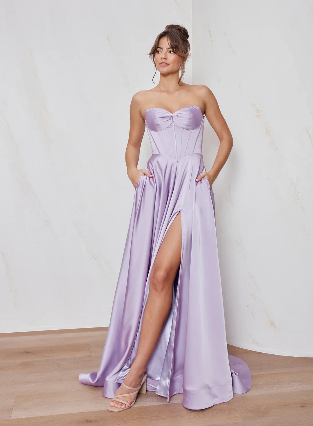 Vestido de Noche Formal Maxi de Satén con Corsé sin Tirantes y Corte en A Elegante