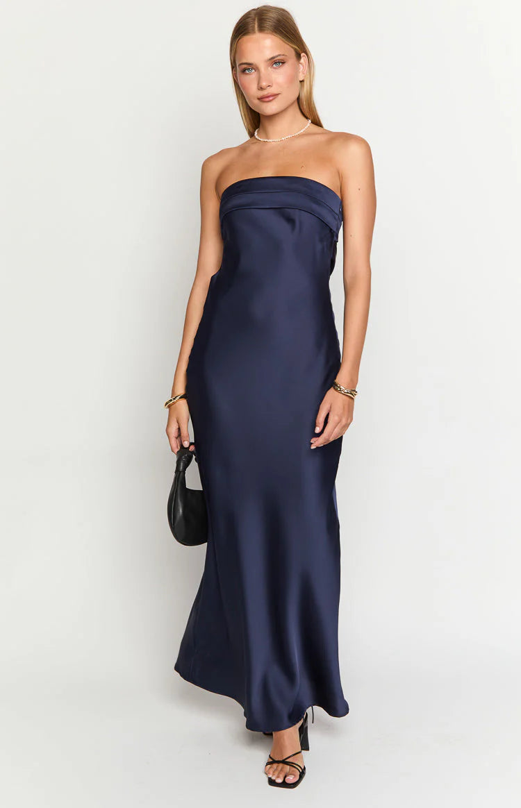 Elegante Vestido Largo de Satén sin Tirantes Corte Sirena para Damas de Honor