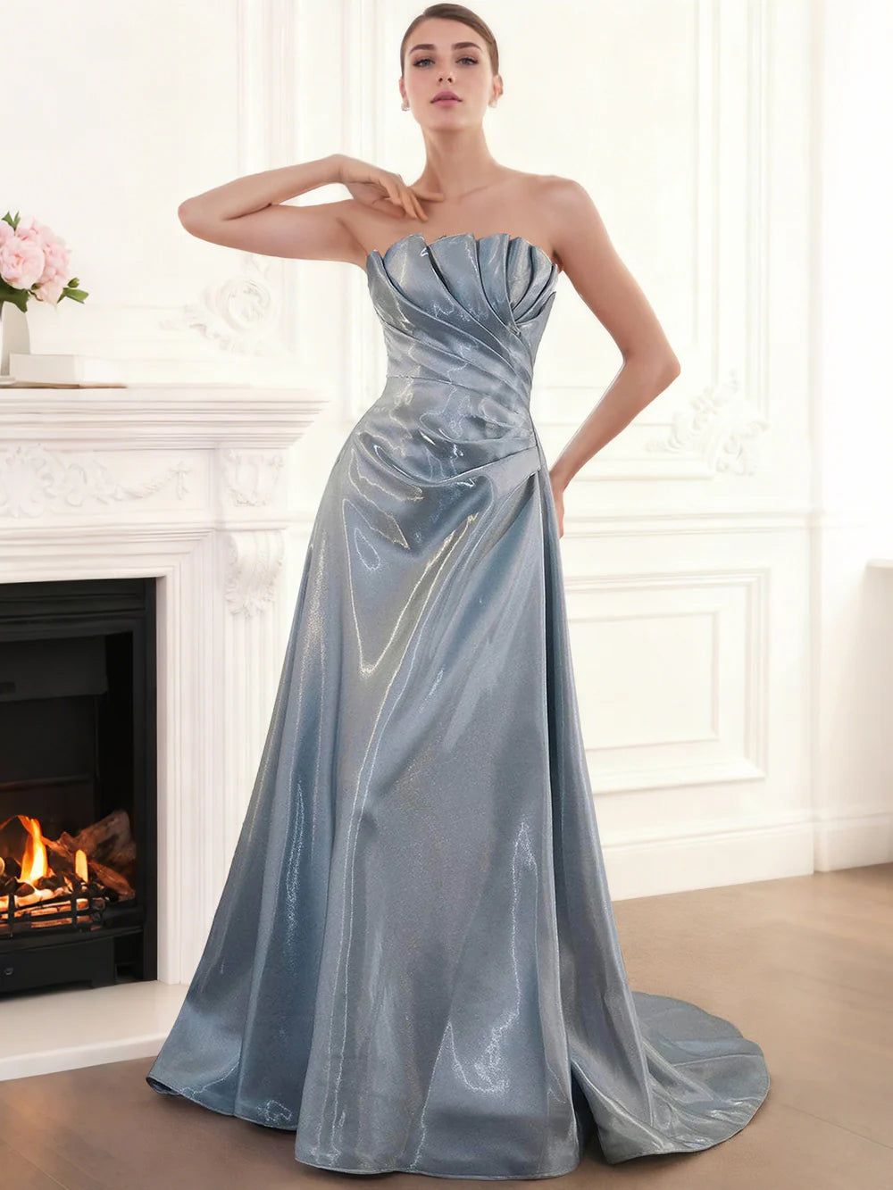 Vestido de noche largo hasta el suelo sin tirantes de raso plisado brillante línea A con pliegues