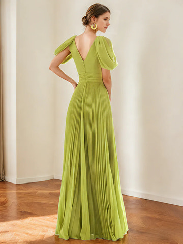 Elegante vestido de noche largo con escote en V, manga abullonada, fruncido y plumas