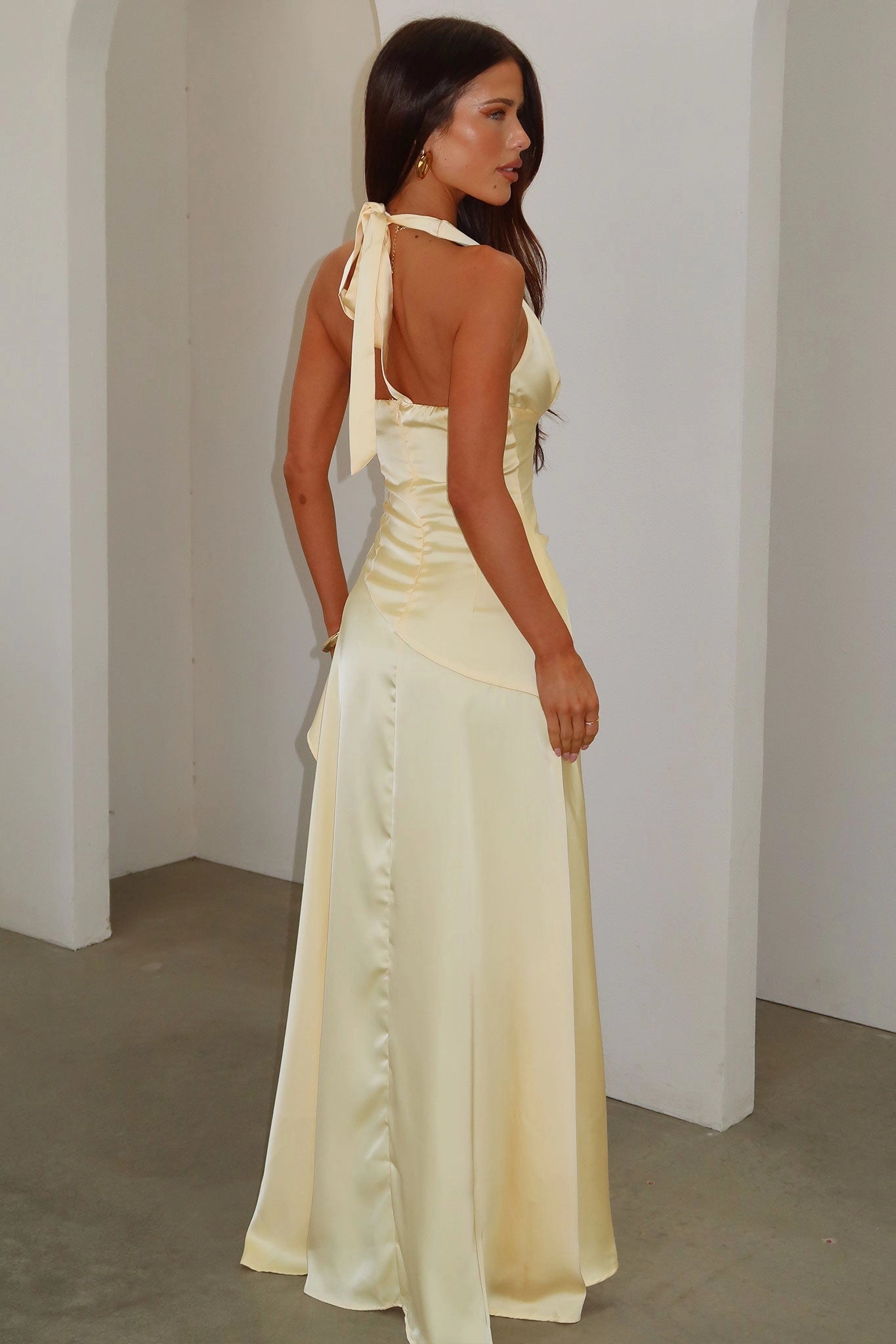 Glamorous A‑Line Halter Plunging Sleeveless Tie‑Back High‑Slit Bridesmaid Prom Dress