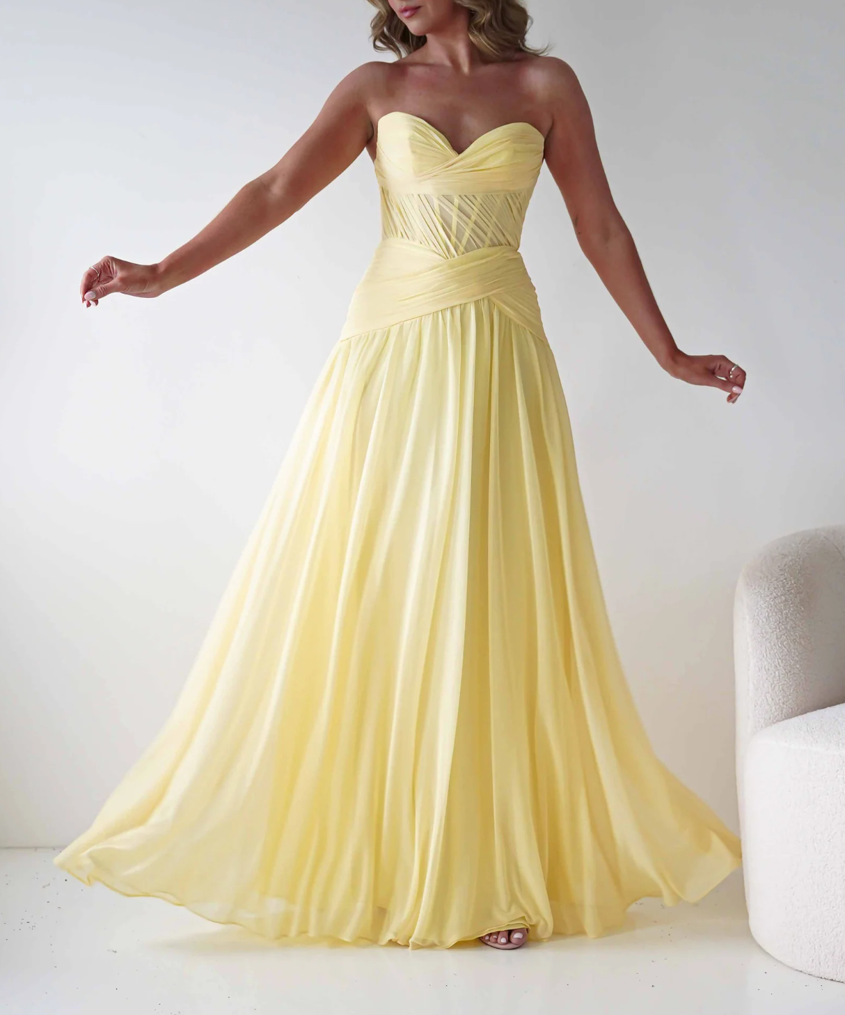 Elegante vestido de dama de honor de gasa estilo corsé sin tirantes con panel de cordones de tul y vestidos de fiesta de corte A
